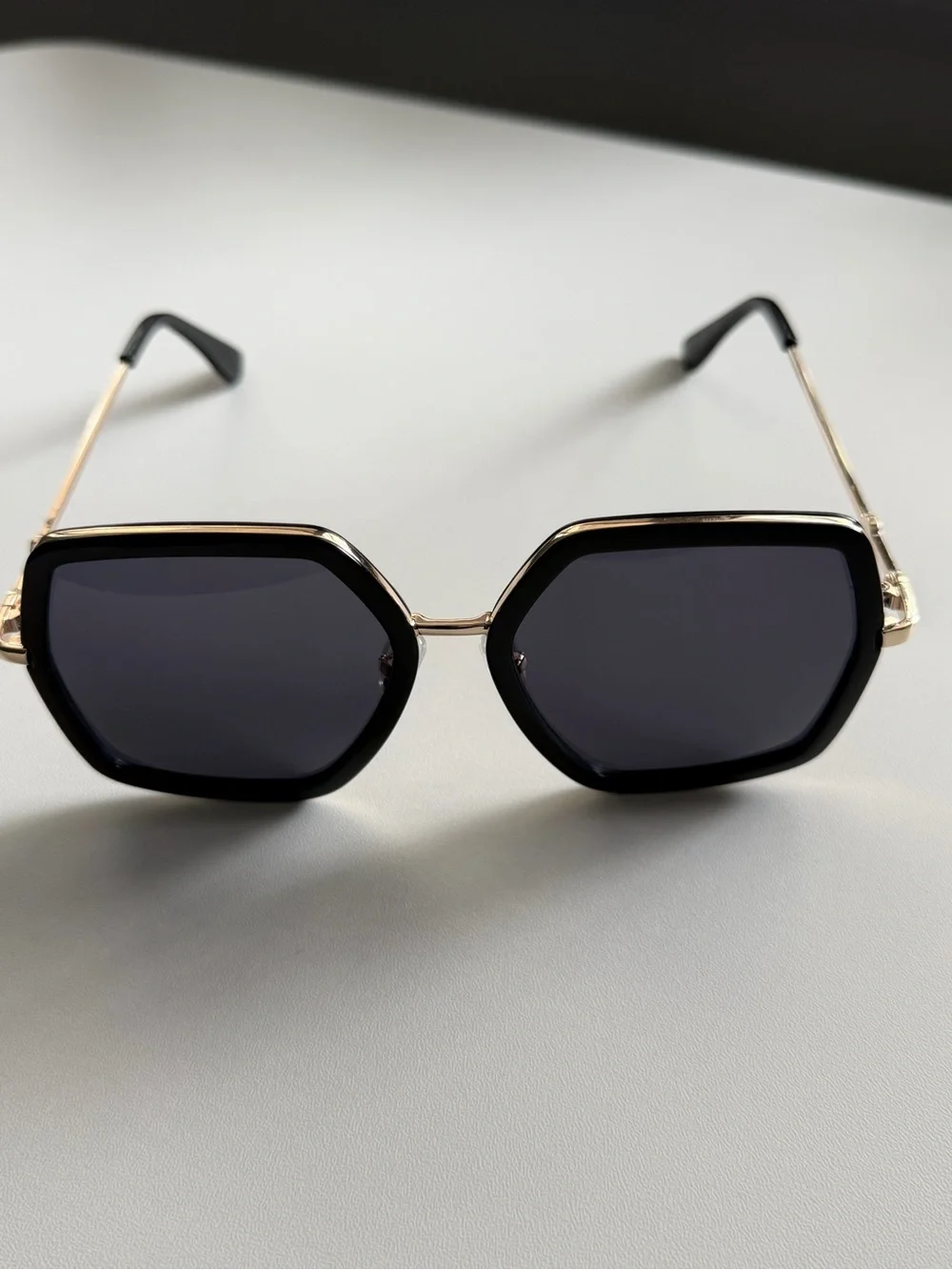 LUX GOLD & BLACK FASHION SUNGLASSES